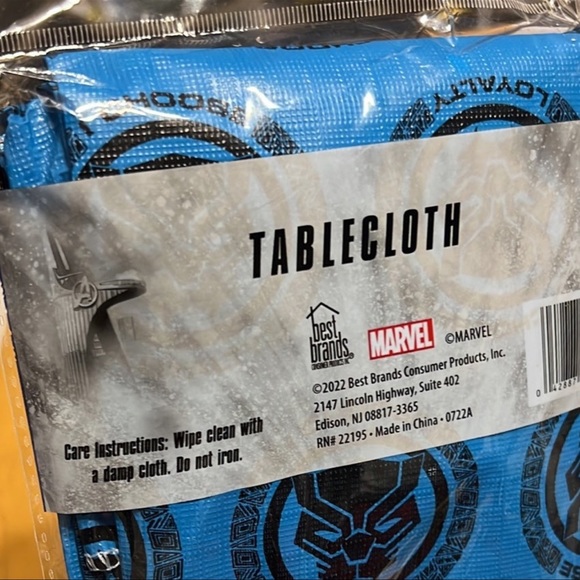 New Two Marvel's “Wakanda Forever” & “I Choose Loyalty” Tablecloth 52" x 70" - Picture 4 of 7